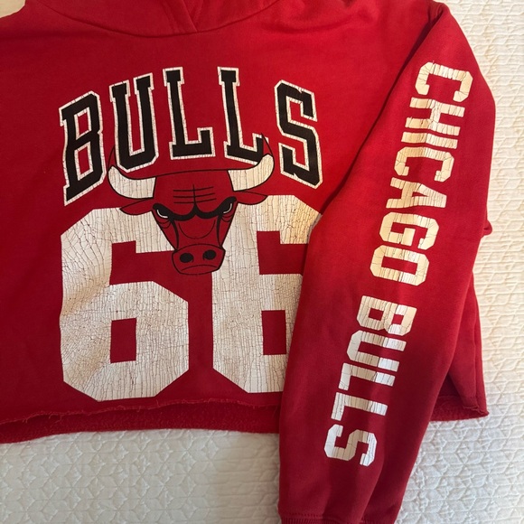 Chicago Bulls Cropped Hoodie - Size Medium - Picture 3 of 5